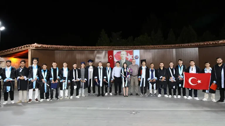 59 erkeğin arasındaki tek kadındı: Erkek egemen bölümün gururu oldu!